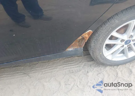 2016 Ford Focus Se z USA, uszkodzony, nr VIN 1FADP3F20GL400887